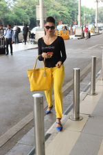 Urvashi Rautela snapped at airport on 18th Oct 2015
